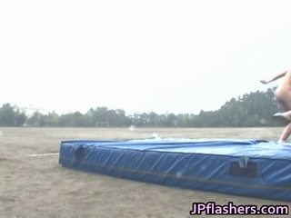 এশিয়ান শৌখিন মধ্যে নগ্ন track এবং ক্ষেত্র
