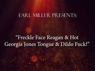 Freckle лице рейгън & превъзходен грузия джоунс език & дилдо fuck&excl;