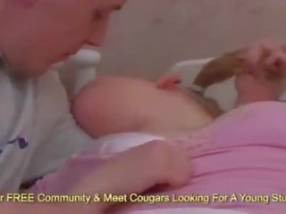 Дебели млад проститутка drains а хуй в тя уста
