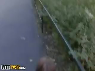 Публичен духане от а примадона