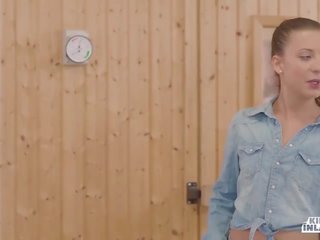 Извратен inlaws - г-н голям дебели убождане страстно чука негов горещ към trot доведена сестра therese bizzare