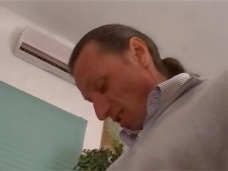 Rusikaga ja sügav anaal täiskasvanud video koos sale