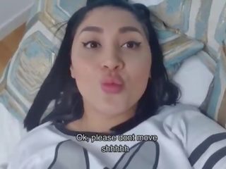 যৌন aroused বালিকা busted হস্তমৈথুন সঙ্গে pillow