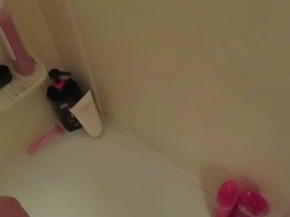 Pari pissaa päällä kukin muut sisään shower.mov