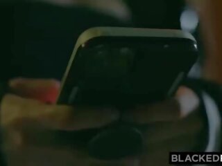 Blackedraw ছিমছাম সাদা তরুণী পায় ভরা উপর দ্বারা বিশাল বিবিসি