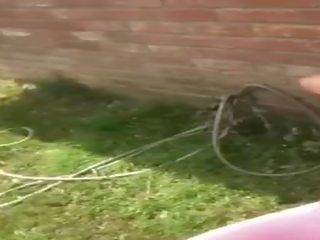Quarantine حصلت أنا الحصول على رئيس من لي شاب أنثى في ال إلى الوراء yard