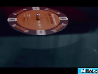 Невероятен блондинки lucking женчовци с а милф