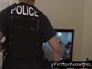 Зіпсована трохи володарка аліса coxx disciplined по cops великий укол