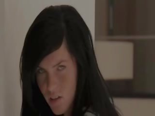 유일한 blackhaired 여신 와 주근깨