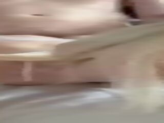 Доведена дъщеря струята в тя гащи - прецака hard&comma; огромен на лицето