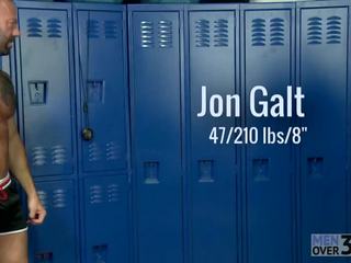 Vic jon s manly musk saab neid raske sisse a locker tuba
