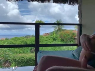 くちばし 跳ねます 上の a 公共 バルコニー 上の ハネムーン で paradise&comma; projectfundiary