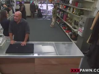 Customers съпруга иска мой кур към смуча и майната с